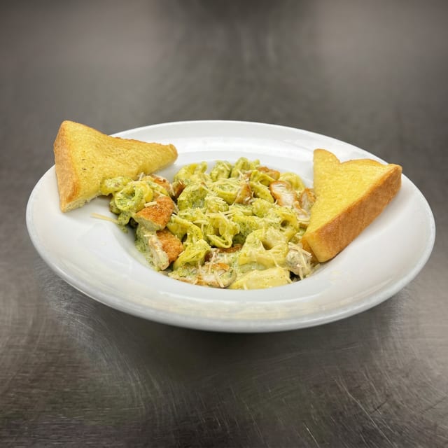 Tortellini pesto.