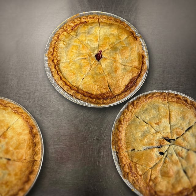 Blueberry pie - Whole.